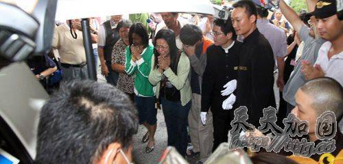 台湾坠毁直升机罹难者遗体告别仪式举行(组图)