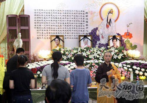 台湾坠毁直升机罹难者遗体告别仪式举行(组图)