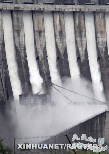 俄最大水电站事故致18人死伤54人失踪(组图)