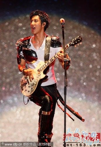 王力宏热力开唱。