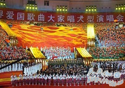 爱国歌曲大家唱演唱会举行。
