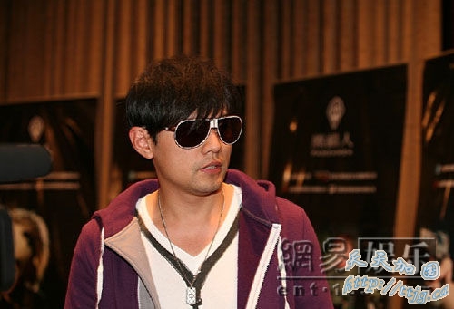 周董现身上海略有发胖,