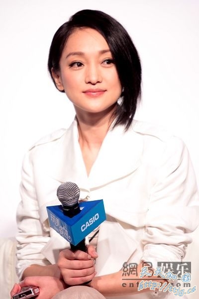 周迅出席某品牌活动。