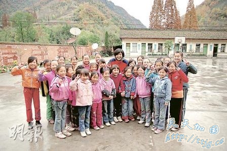 陈玉莲去年底到四川探访,并为助养孩子计划做资料搜集。