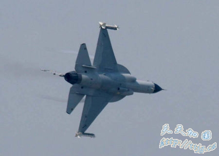 枭龙战斗机采用了先进的气动布局