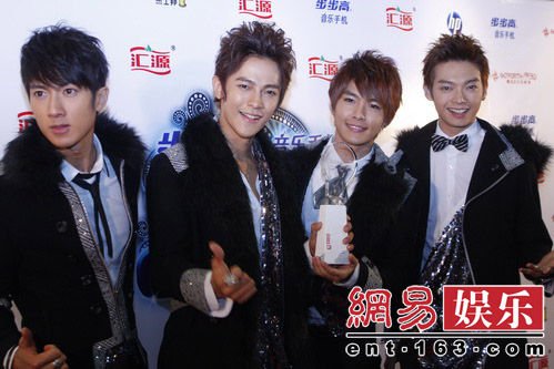 ���ֺ��ٻ���߷��̨��������塣