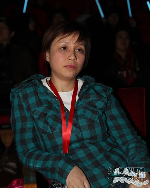 龙丹妮到场助阵。