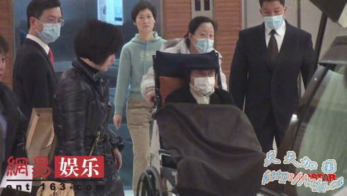 赌王何鸿燊出院。