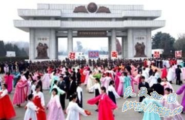 组图:朝鲜庆祝金正日任最高司令18周年