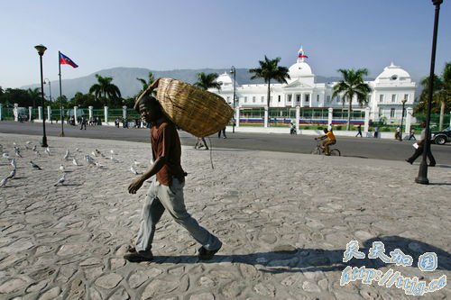 2006年拍摄的海地总统府