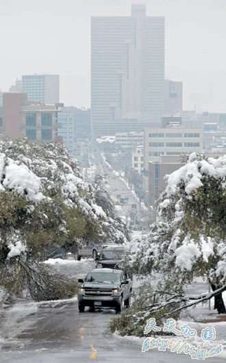 美暴雪致数千航班取消 损失或达数百万美元(图)