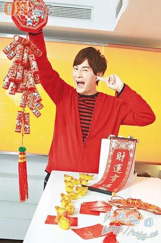 郑元畅工作繁忙,没能陪家人度岁,令他十分内疚。