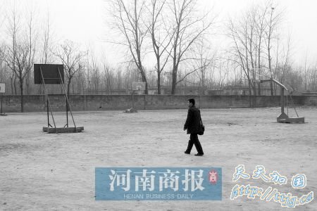 沈丘15岁男生被罚跑步患肠梗阻 肠子被切半米多(图)