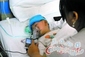 失业男子与老婆吵架后欲捂死幼子(图)