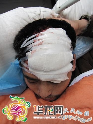 中学生入室盗窃砍房东 被百余群众合围擒获(图)