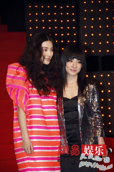 范冰冰与刘璇现场斗艳。