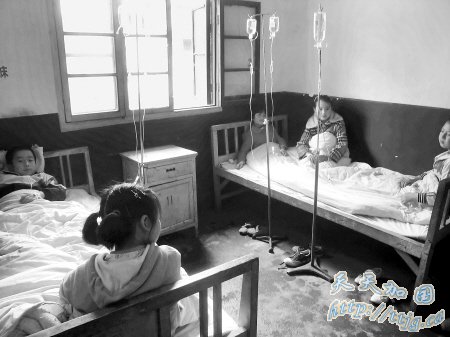 两县200余学生喝奶后出现不适(组图)