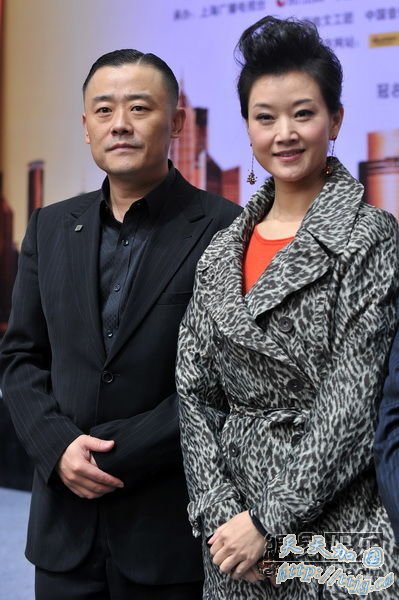 宋祖英和周立波(左)。