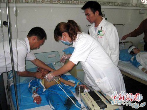 广东雷州一教师酿校园血案 17名师生受伤(图)