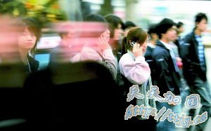 富士康因跳楼频发请来3位五台山高僧做法事