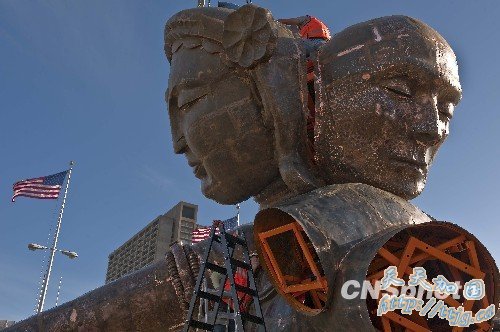 ףɽɽϺѺó30֮ʣй½䡴Ĵ͵ܡͷۡھɽɽǰչʾһ롣
“ͷ”߶ȳʮӢߣʮ֣ΪֹĵƷͼΪװͷۡ 緢 ¸ 