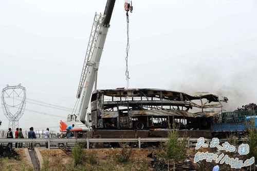辽宁高速发生特大交通事故 32人死亡