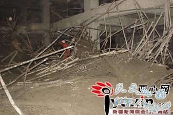 新疆和田市一在建高楼发生坍塌致1死9伤