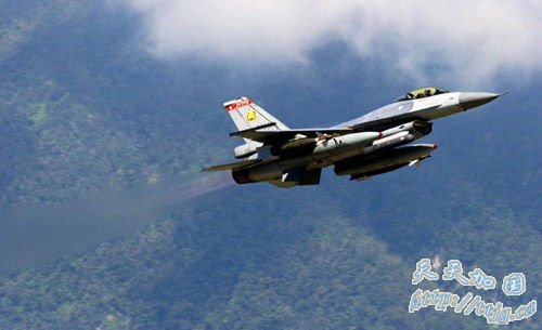 台湾嘉义空军基地发生火灾 F16战机险遭殃(图)