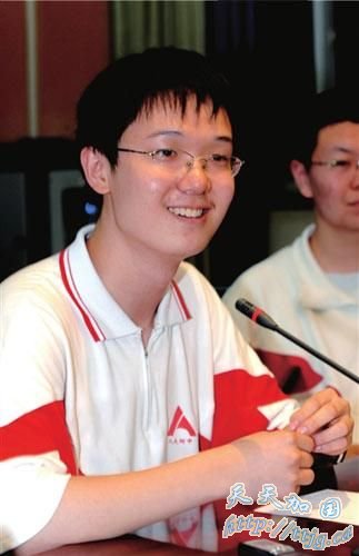 北京理科状元弃清华读港大 获64万奖学金(图)