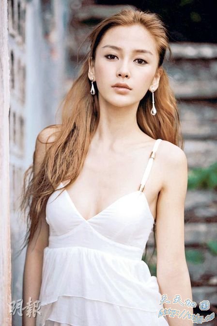 Angelababy写真走健康风答应黄晓明不再性感