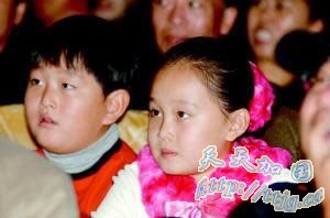 梁洛施再为李泽楷生双胞胎 盘点明星双胞胎子女