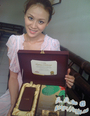 叶一茜晒自拍照疑做削脸手术 网友惊呼巨变(图)