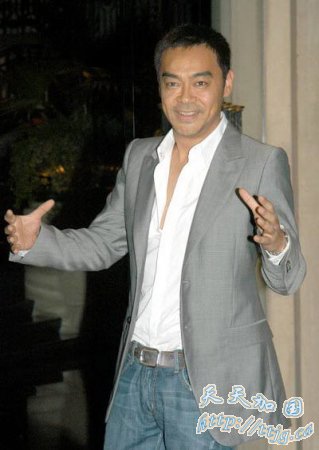 刘青云 刘青云泰国拍戏眼痛剧中演员同症状集体送院