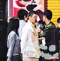 ��־��ЯŮ����Ѱ��ʷ�ḻ�־�����������(ͼ)