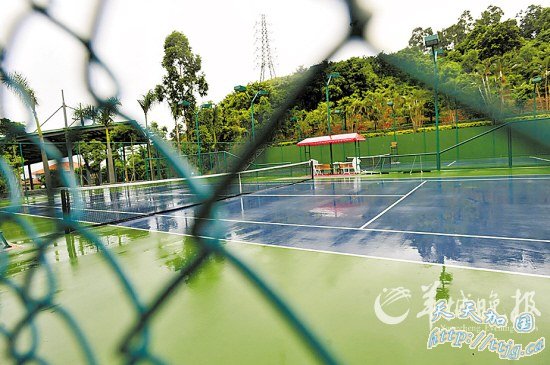 租用村里土地,建起“山上皇宫”(组图)