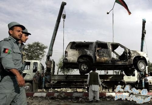 载外国人汽车撞死阿富汗平民引发冲突(组图)