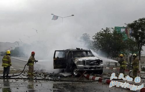 载外国人汽车撞死阿富汗平民引发冲突(组图)