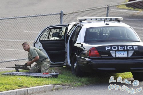 美国男子拒绝辞职枪杀8名同事后饮弹自尽(图)