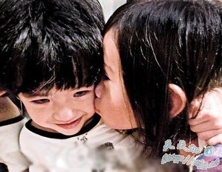 ��ͼ���Ű�֥����Lucas��СŮ�����ǳ����Ц