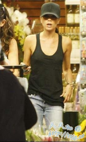 ά��������ɼ������ �����ϳ����ڰ���ñ(ͼ)