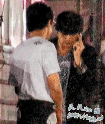 周杰伦夜店玩乐开荤 救醉妹房祖名作梗突龟缩