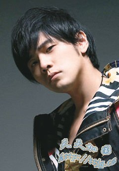 周杰伦被曝新加坡豪赌 狂输千万不皱眉