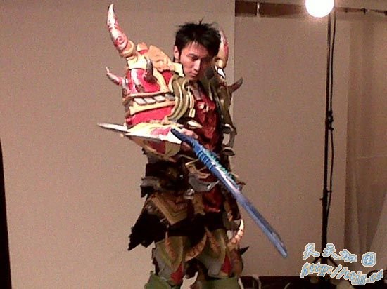 谢霆锋一家四口集体代言 被曝年底正式单飞