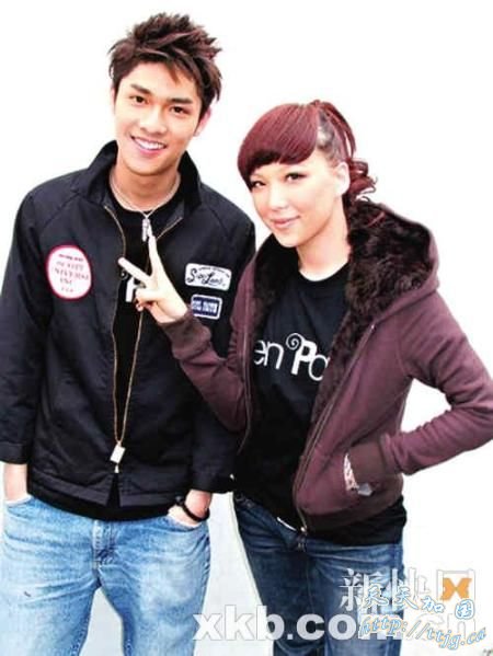 关楚耀与卫诗(资料图)