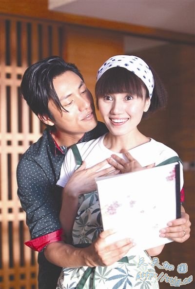 袁泉和陈坤一起出演《跟我前期谈恋爱》。