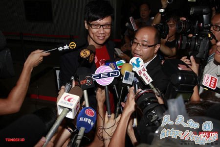 ��־���Ա���΢Ц������ý��ɷá�