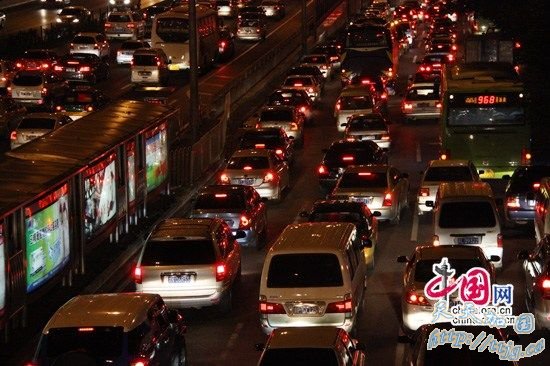 �����������߷���·�γ��ֱ���(ͼ)