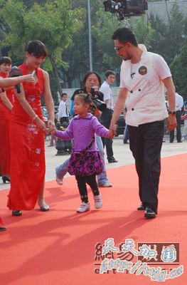 �ƺ���ǣ�ֶ�ͯ���Ϻ�̺��