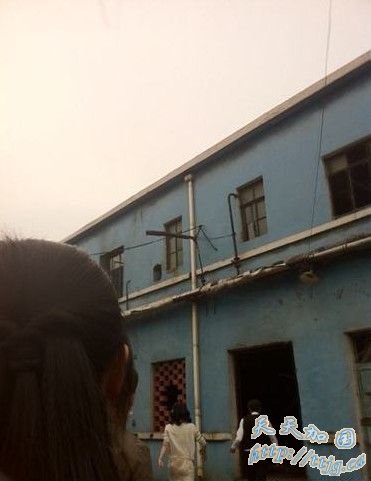 Selina与俞灏明烧伤前最后的身影。