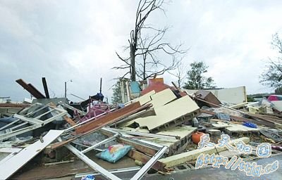 美国5个州一天刮13场龙卷风 十几万所房屋断电